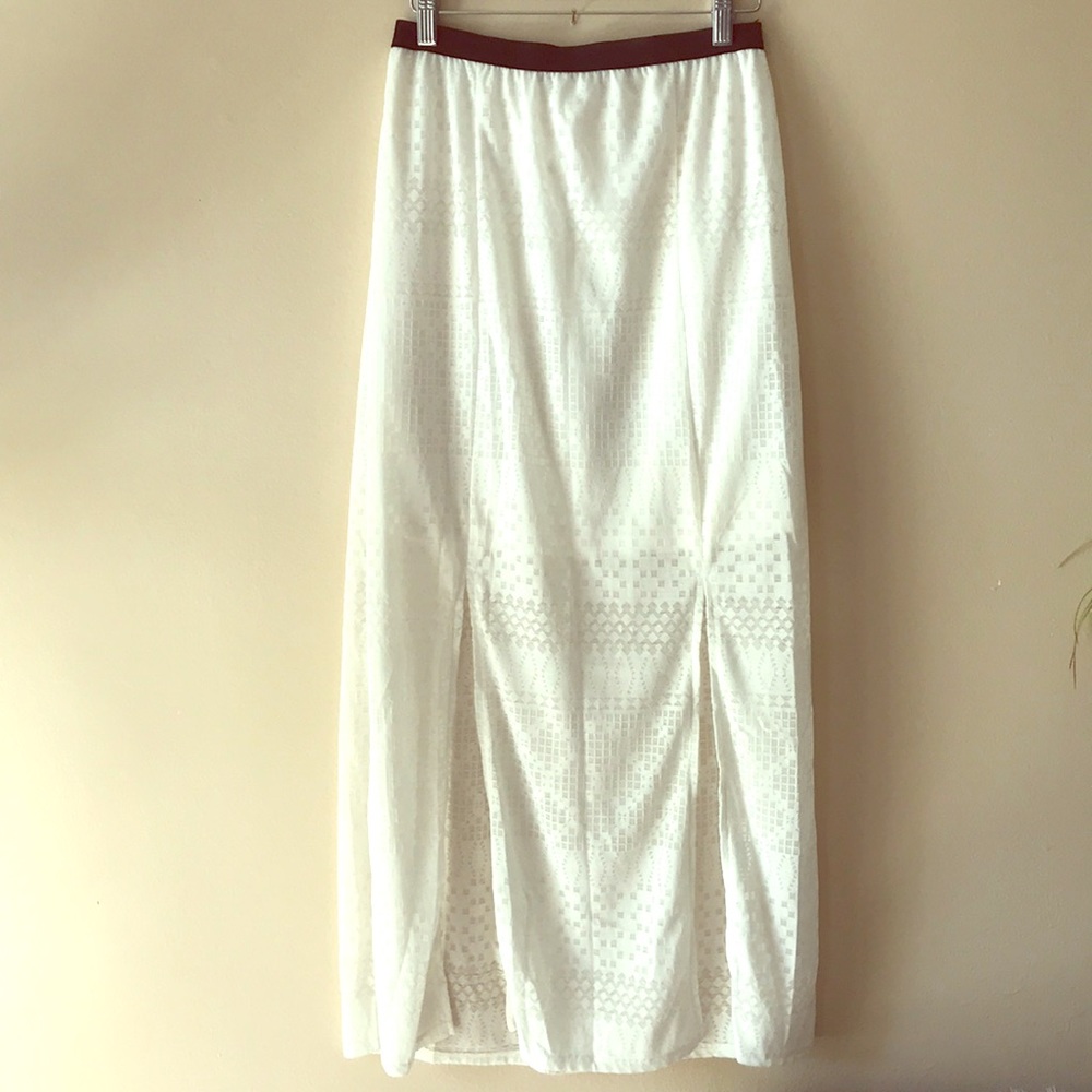 Cream maxi skirt Sz M